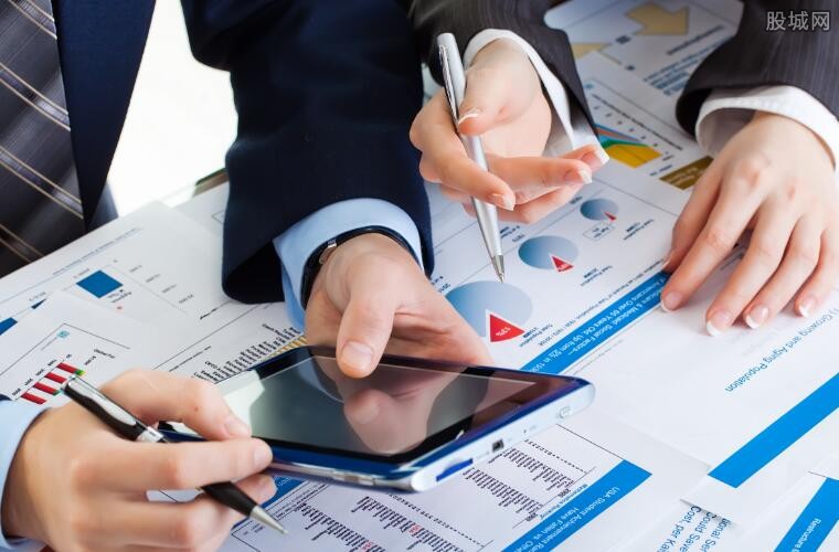 人民日报解读社融增速下降:强监管与去杠杆发挥作用